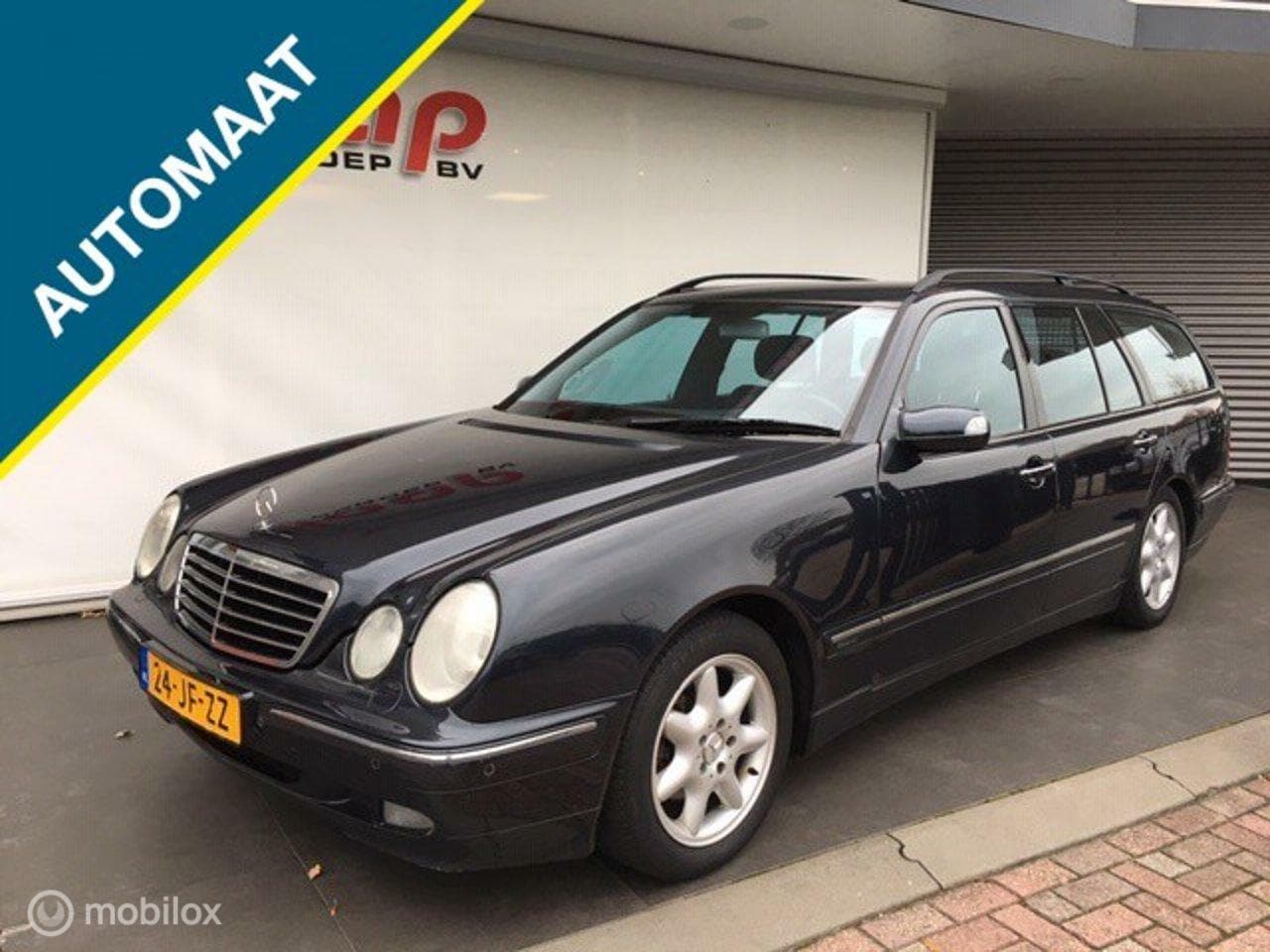 Mercedes-Benz E-klasse Combi - 240 Avantgarde (youngtimer ) MEENEEMPRIJS AUTO STAAT AL LANG STIL EN LOOPT OOK NIET - AutoWereld.nl