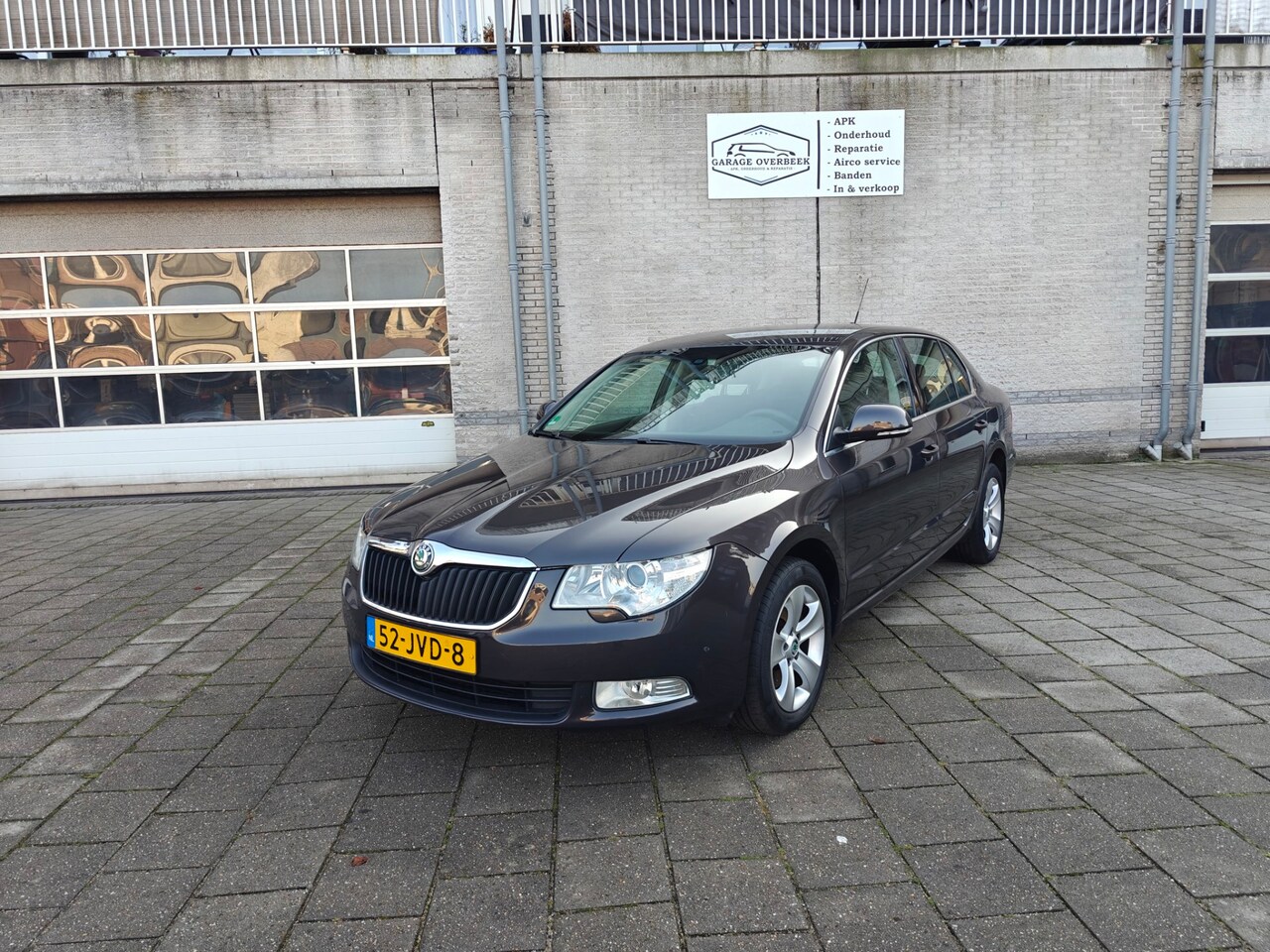 Skoda Superb - 1.8 TSI 2009 AIRCO/CRUISE/PDC/NAP/TREKHAAK/APK! - AutoWereld.nl