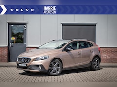 Volvo V40 Cross Country - D2 Momentum | Panoramadak | Trekhaak | Standkachel | Keyless | Navigatie |