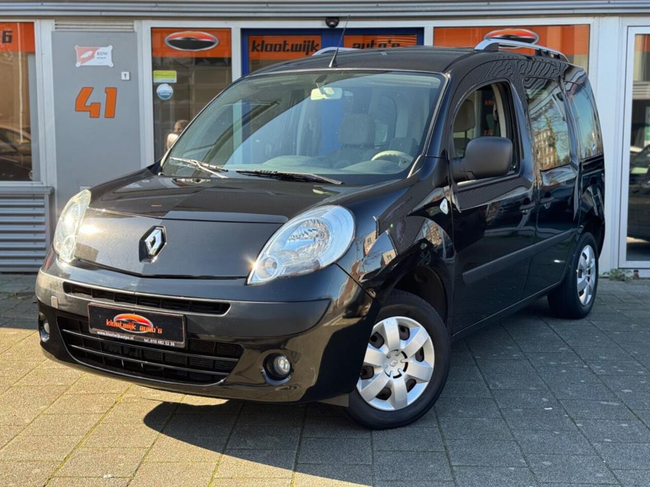 Renault Kangoo Family - 1.6 Expression 5-Persoons Airco 2 Schuifdeuren - AutoWereld.nl