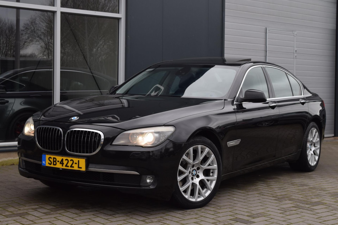 BMW 7-serie - 730d High Executive | Adaptive cruise | TV | Soft-Close | APK 3-2025 ! - AutoWereld.nl