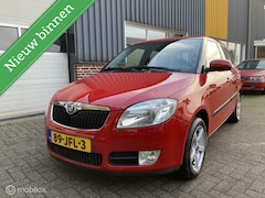 Skoda Fabia - 1.6-16V Ambition ZEER NETJES TREKHAAK