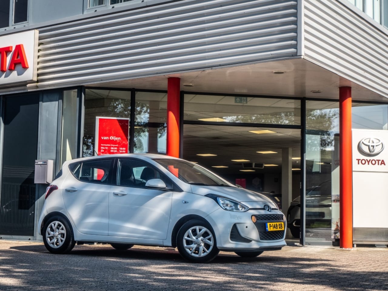 Hyundai i10 - 1.0i Comfort | Automaat | Airco | PDC | Lage KM-stand | - AutoWereld.nl