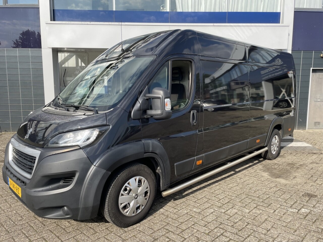 Peugeot Boxer - L4H2 435 BlueHDi 160 Premium - AutoWereld.nl