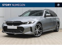 BMW 3-serie Touring - 318i High Executive M Sport Automaat / Panoramadak / Trekhaak / Sportstoelen / Stoelverwar