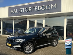 BMW X3 - sDrive20i Launch Edition High Exe | LED | Pano | Navi | Sportstoelen | Stoelverwarming | L