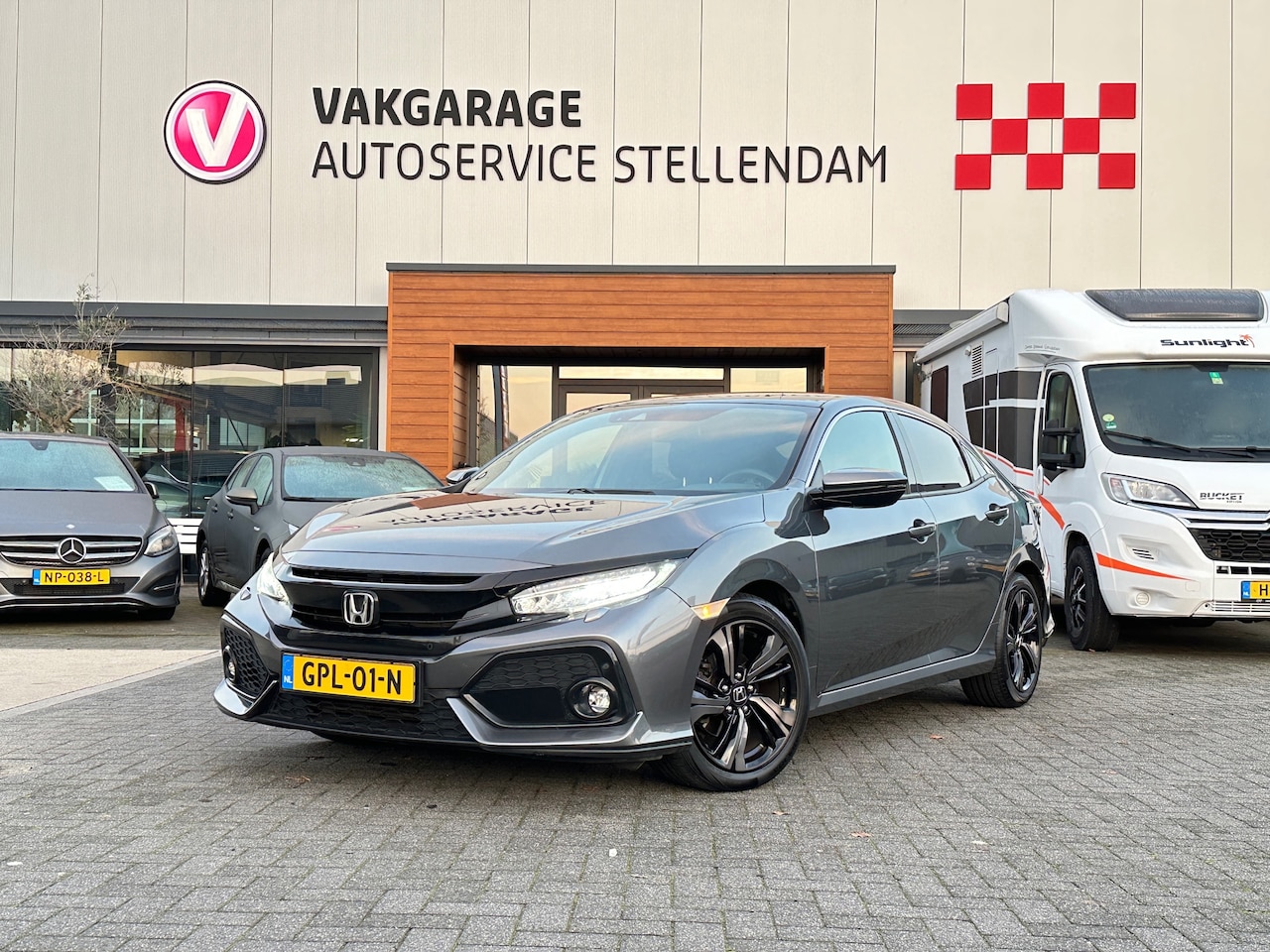 Honda Civic - 1.0 i-VTEC Executive|Dealer ond|Garantie t/m 2029 mogelijk|Camera|Carplay|Navigatie - AutoWereld.nl