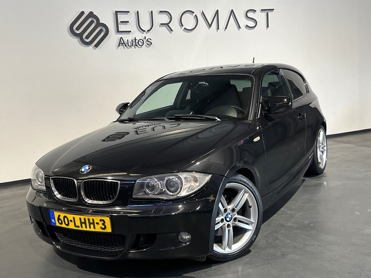 BMW 1-serie - 120i Business Line Automaat - Airco - Navi - Facelift - M-Pakket - AutoWereld.nl