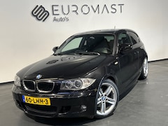 BMW 1-serie - 120i Business Line Automaat - Airco - Navi - Facelift - M-Pakket