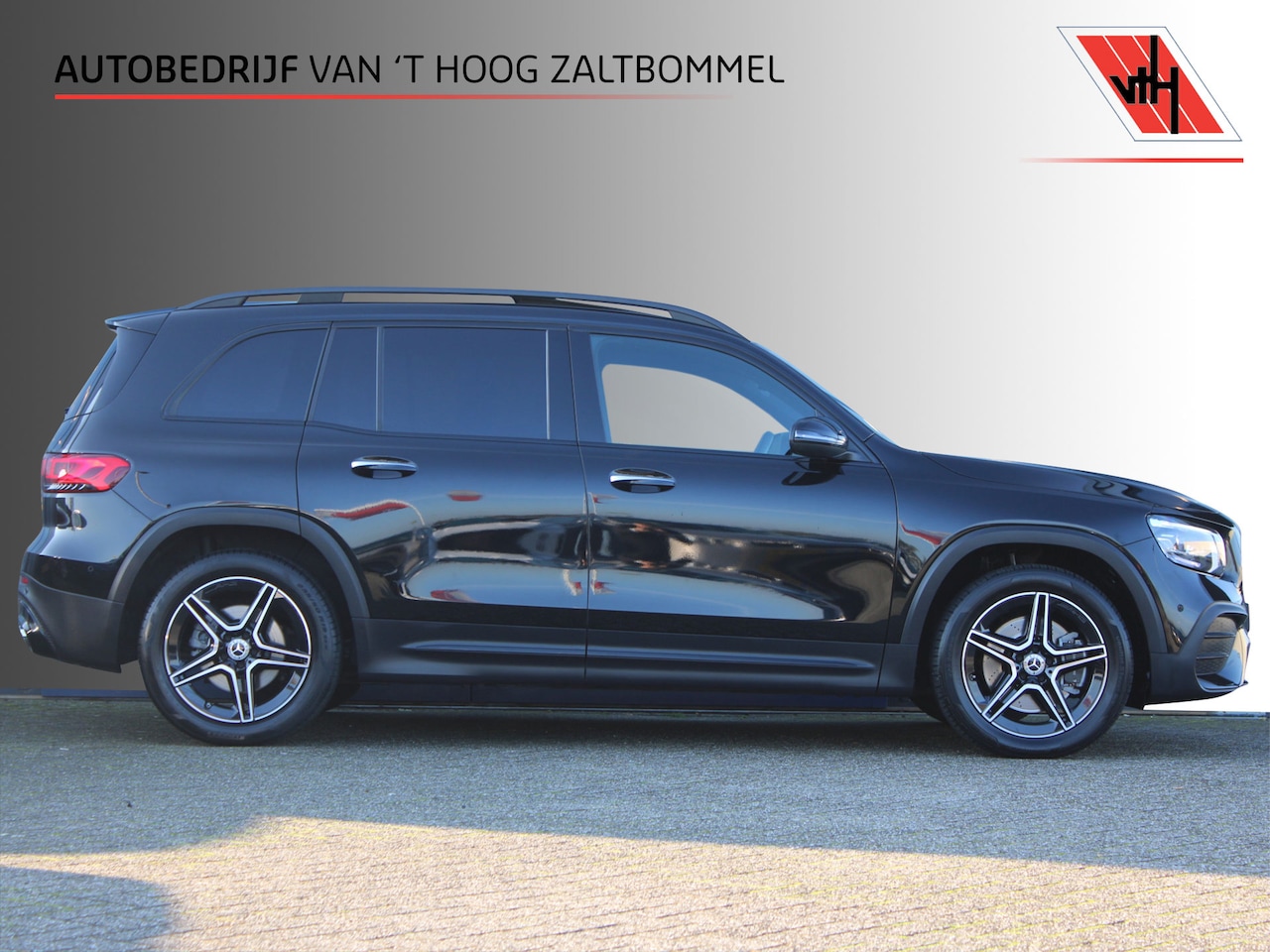 Mercedes-Benz GLB - 250 Premium Plus AMG NIGHT PANORAMADAK SFEER MASSAGE MEMORY - AutoWereld.nl