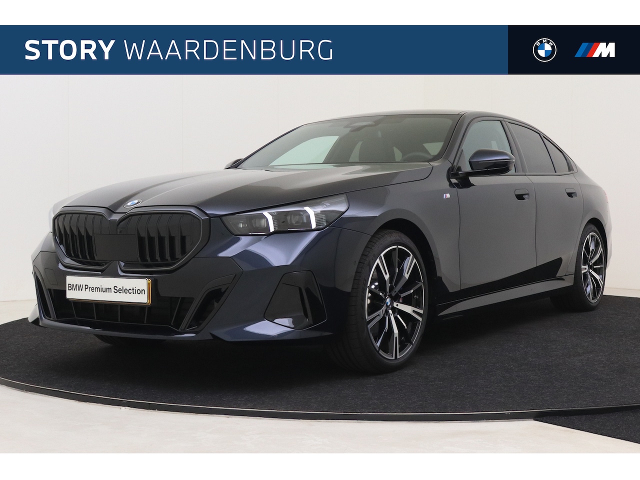 BMW 5-serie - 520i High Executive M Sport Automaat / Panoramadak / Trekhaak / Stoelventilatie / Adaptiev - AutoWereld.nl