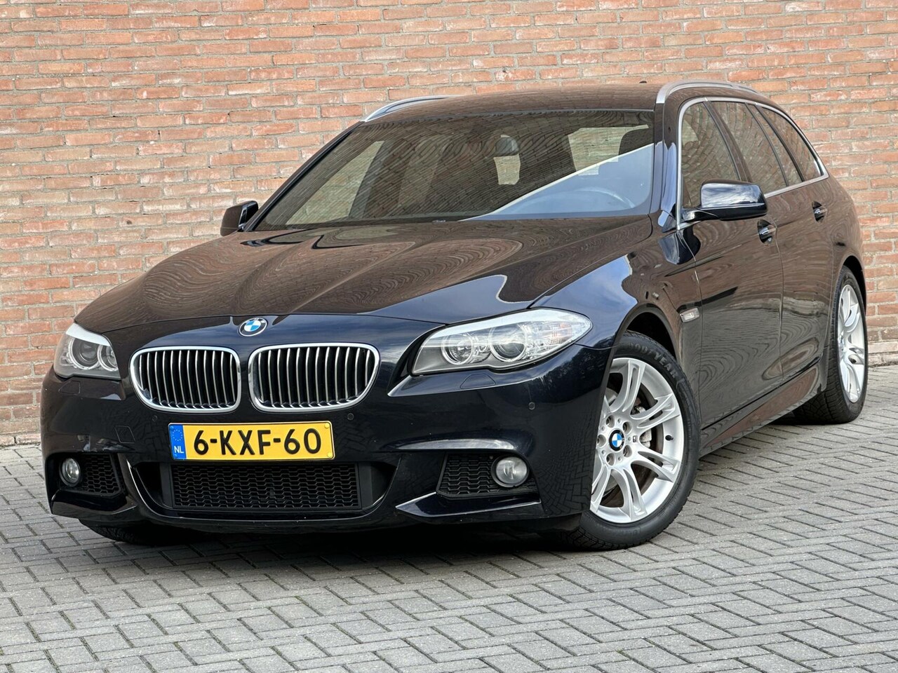 BMW 5-serie Touring - 520I M-Pakket - Digitaal Dashboard - Navi - Trekhaak - AutoWereld.nl