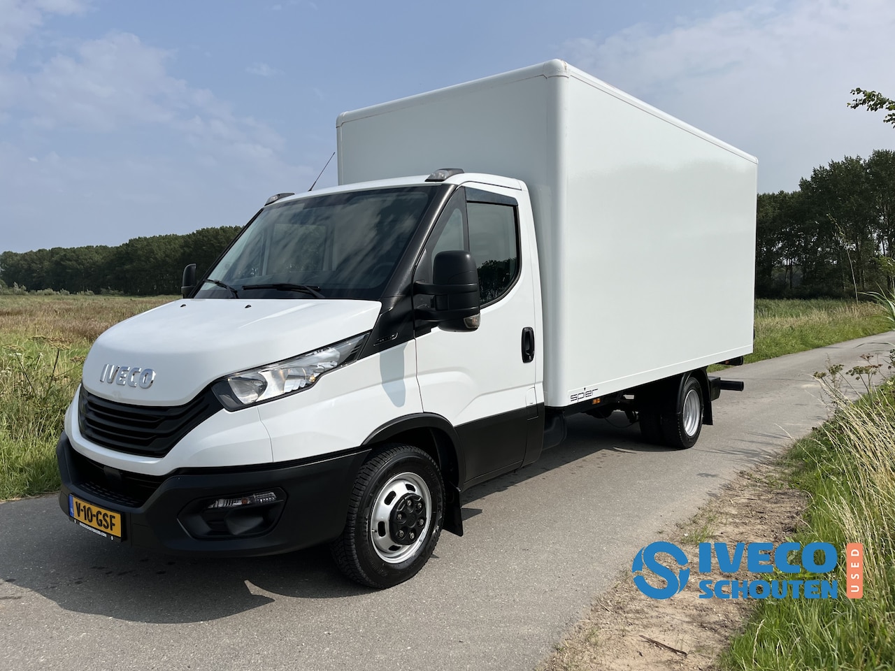 Iveco Daily - 35C16 | Gesloten Laadbak | palfinger | 2022 | 160pk | - AutoWereld.nl