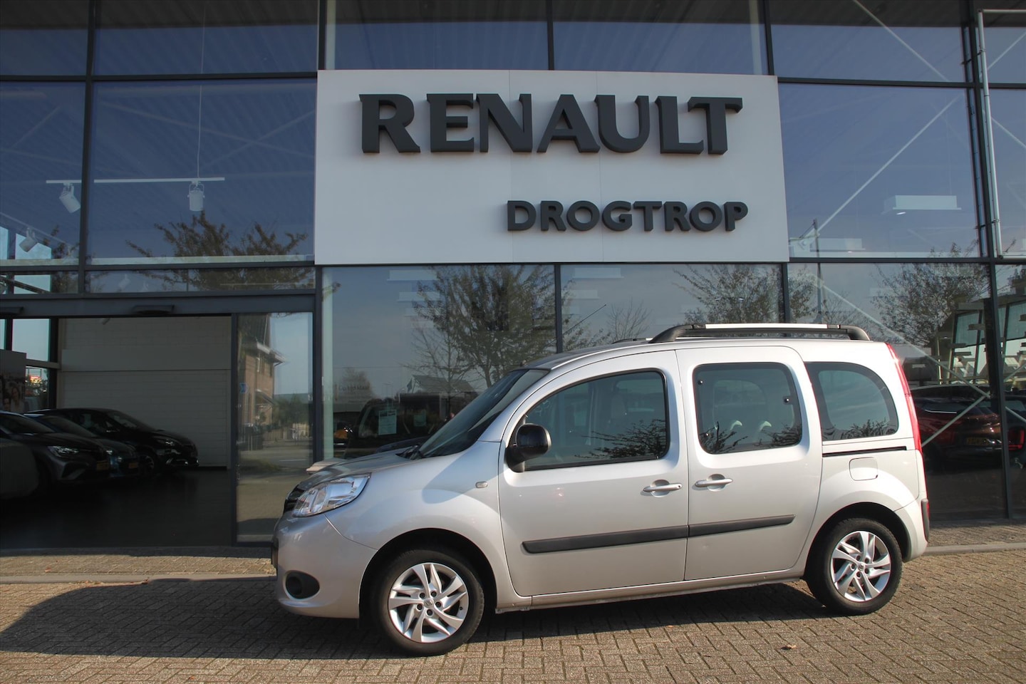 Renault Kangoo - 115PK-LIMITED-109DKM-CLIMA-CRUISE-LMV-ALL SEASONS- - AutoWereld.nl