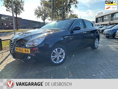 Alfa Romeo Giulietta - 1.4 T Distinctive Lusso 170pk Automaat / navi / pdc