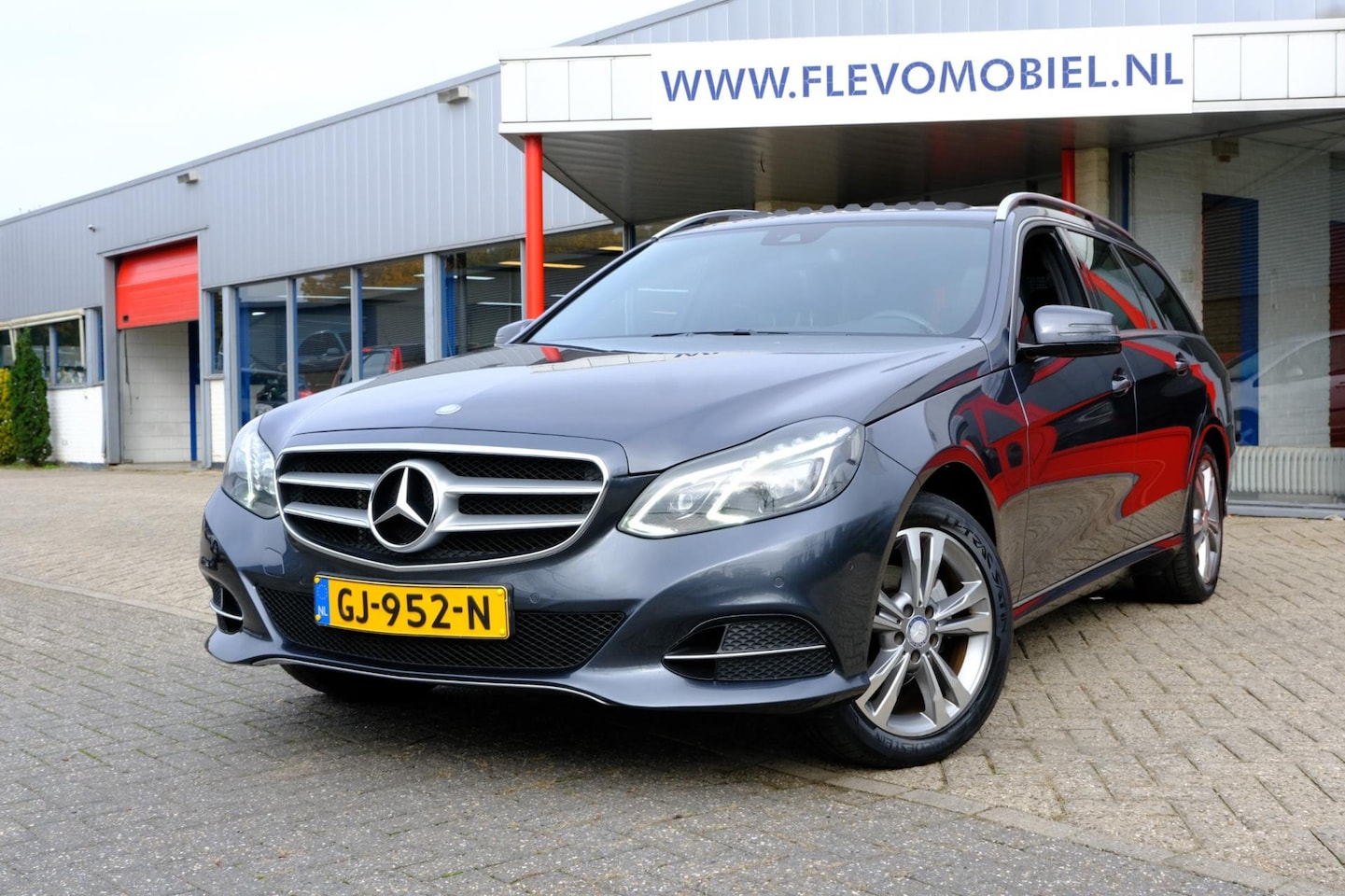 Mercedes-Benz E-klasse Estate - 200 Aut. Prestige Avantgarde LED|Pano|Clima|LMV - AutoWereld.nl