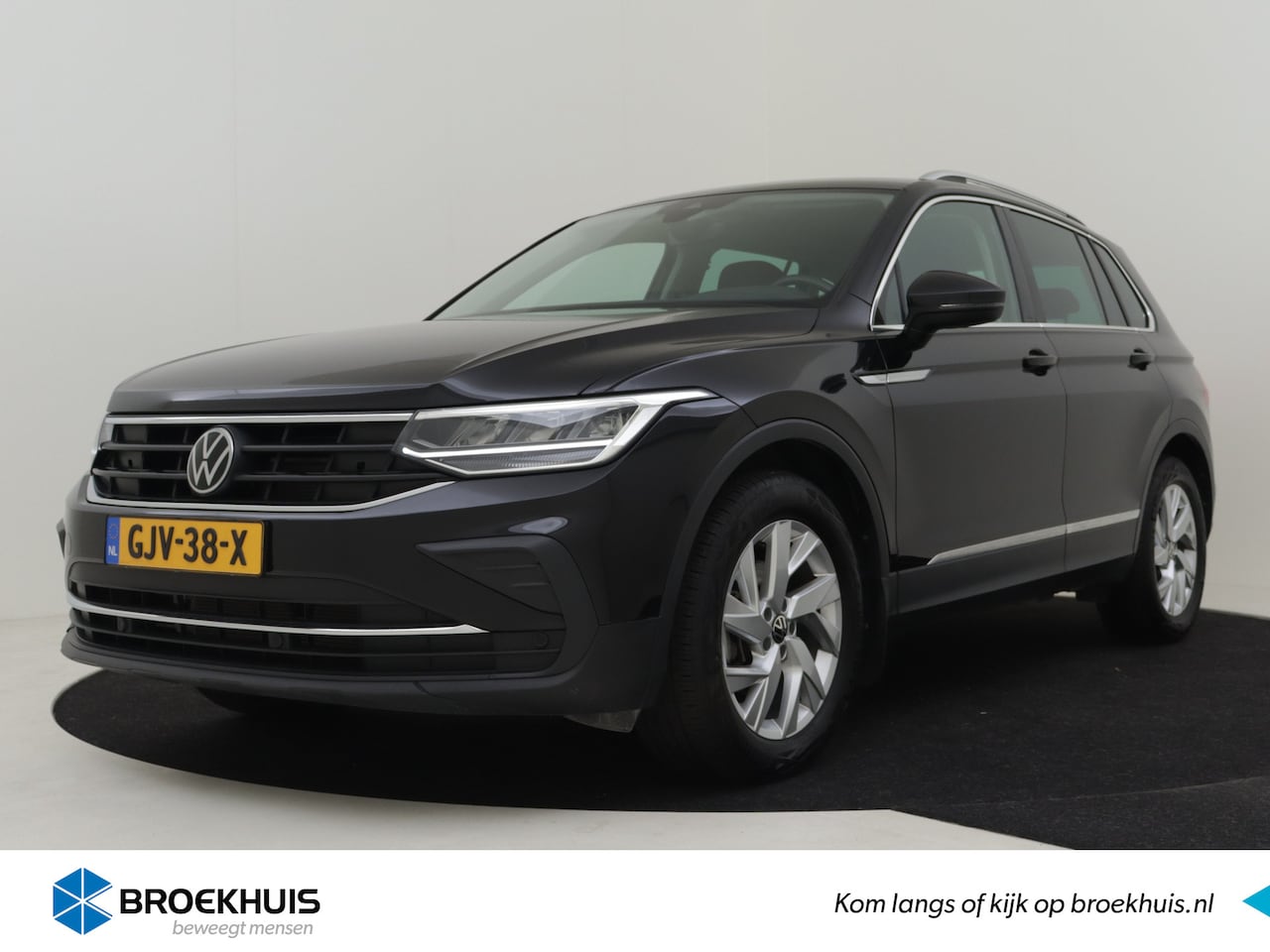 Volkswagen Tiguan - 1.5 TSI 150PK Life DSG/AUT | Trekhaak | Navi By App | Camera Achter | Stoel+Stuurwielverwa - AutoWereld.nl