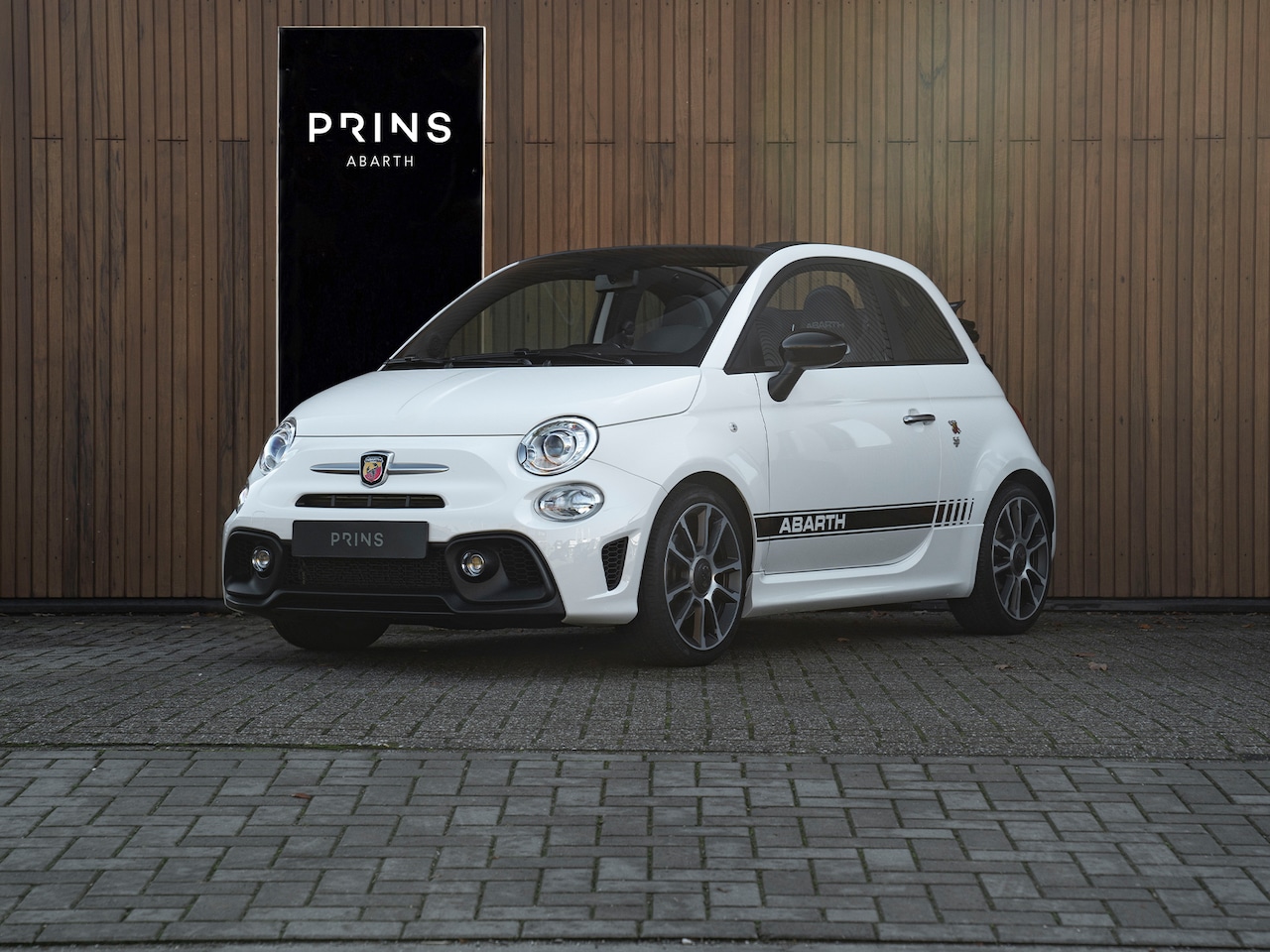 Abarth 595 - C Turismo 165pk | Bianco Gara | Xenon | CarPlay - AutoWereld.nl