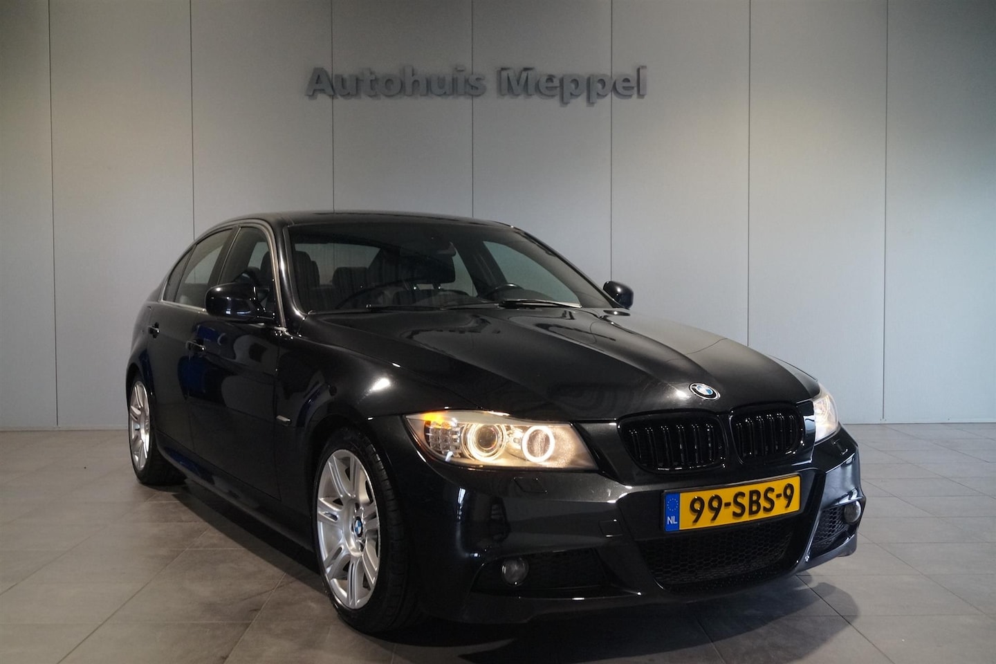 BMW 3-serie - 318i Automaat M Sportpakket | Xenon licht | M sport-onderstel | S/K Dak | - AutoWereld.nl