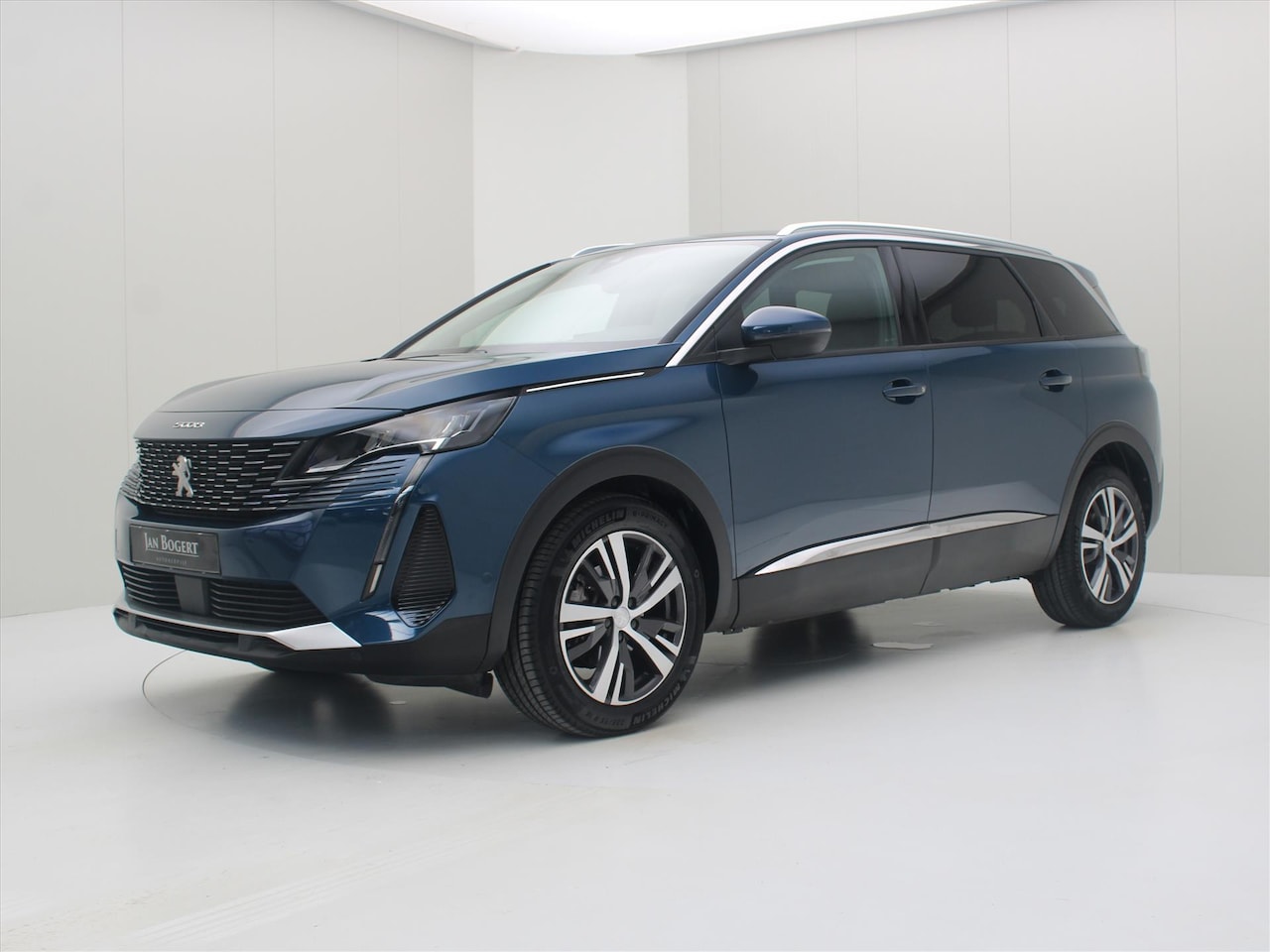 Peugeot 5008 - 1.2 PureTech 130pk S&S EAT8 Allure 7P [ LED+CARPLAY+CAMERA+NAVIGATIE+CLIMAAT+CRUISE+PDC ] - AutoWereld.nl