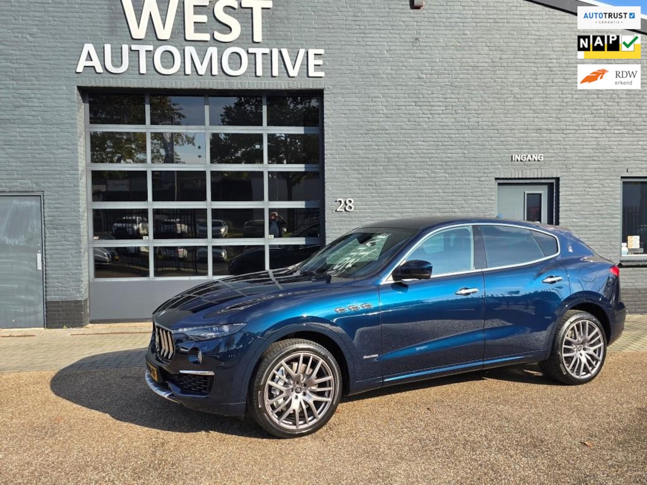 Maserati Levante - 3.0 V6 AWD GranLusso NEDERLANDSE AUTO BOEKJES EN NAP AANWEZIG - AutoWereld.nl