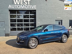 Maserati Levante - 3.0 V6 AWD GranLusso NEDERLANDSE AUTO BOEKJES EN NAP AANWEZIG