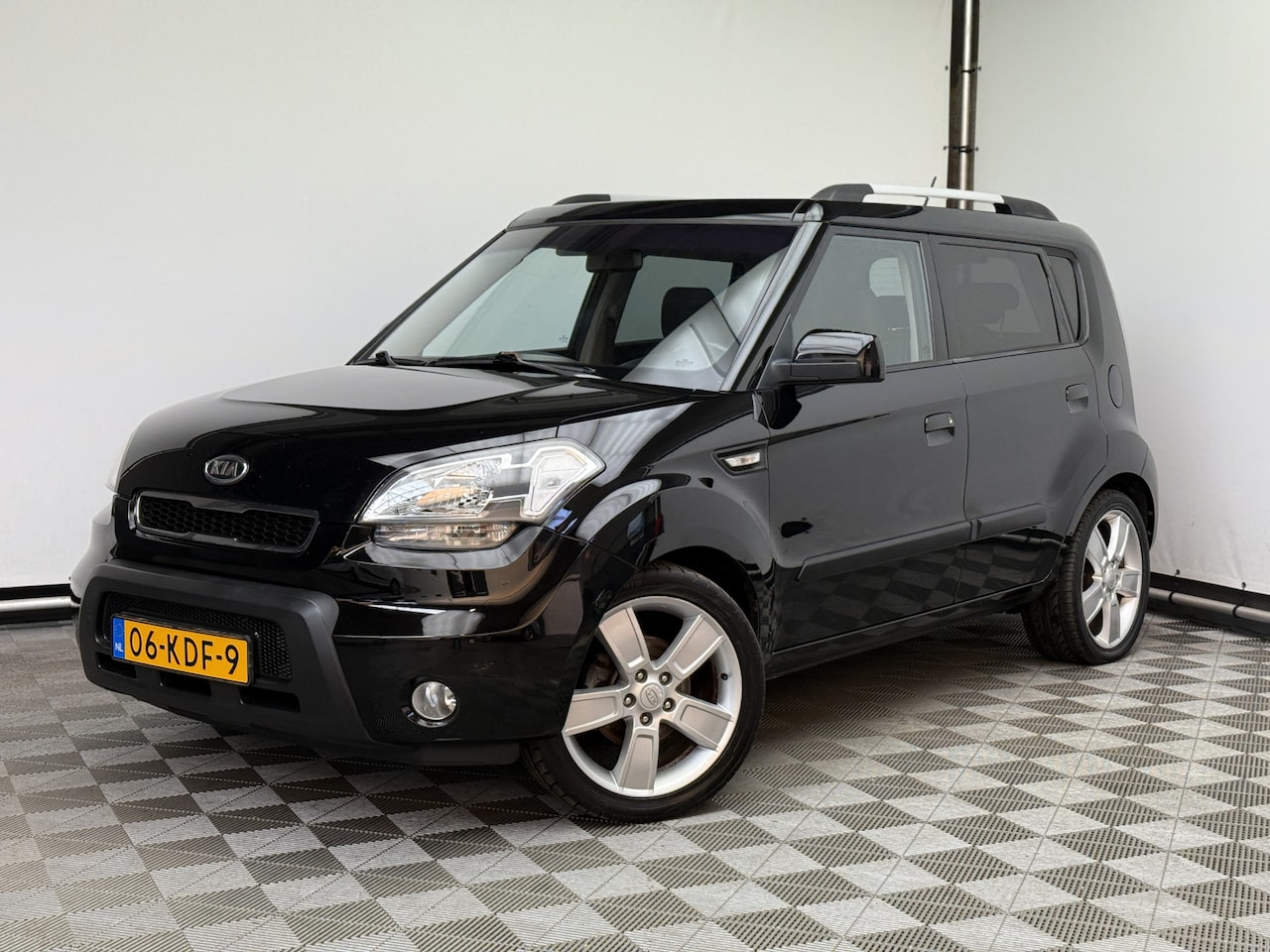 Kia Soul - 1.6 X-ecutive LM17" Airco Cruise NL Auto - AutoWereld.nl