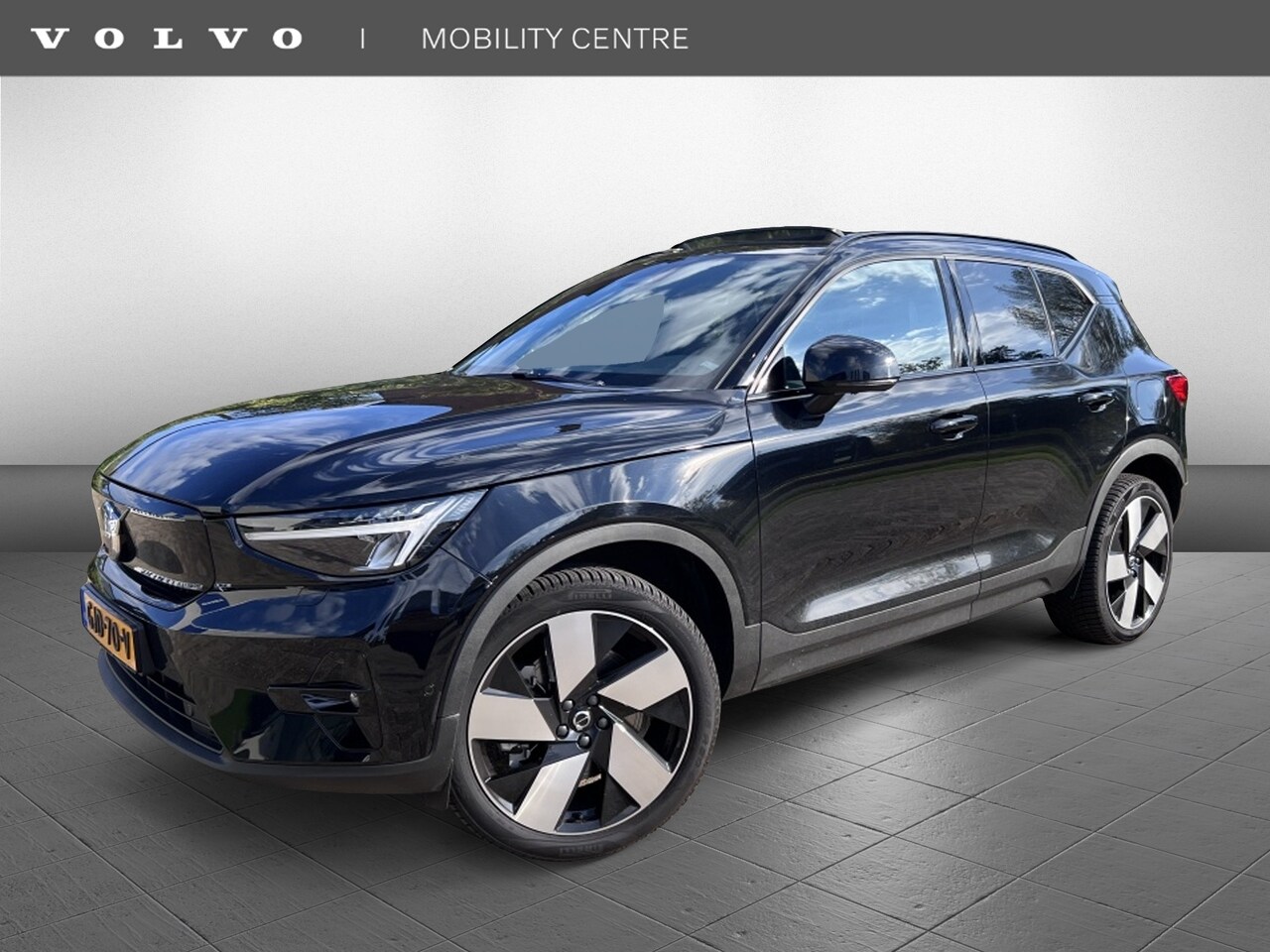 Volvo XC40 - Extend. Range Ultra 82kWh | DEMO | All-Seasonbanden | 20" LMV | - AutoWereld.nl