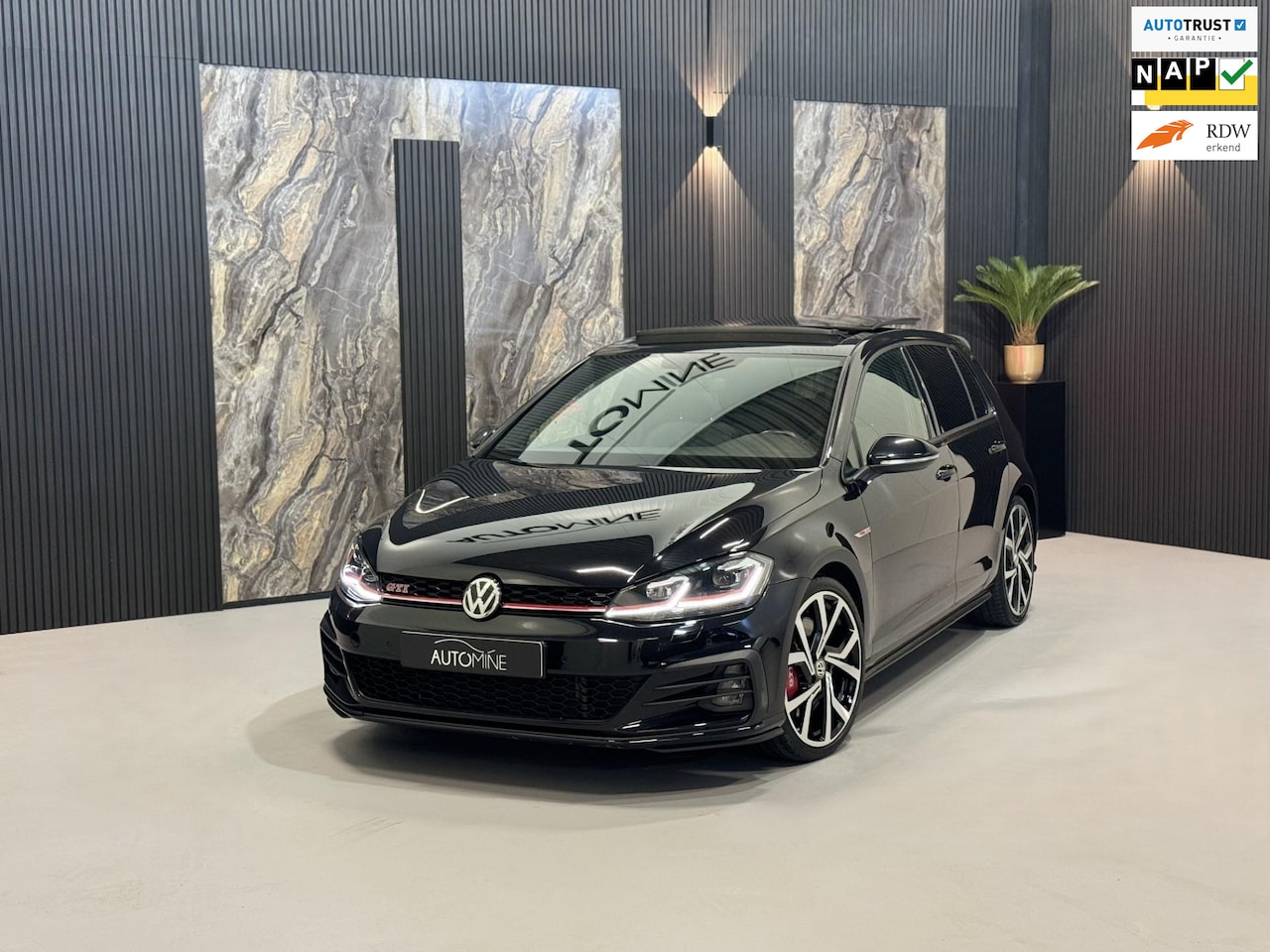 Volkswagen Golf - 2.0 TSI GTI Performance|PANO|KEYLESS|FULL OPTION - AutoWereld.nl