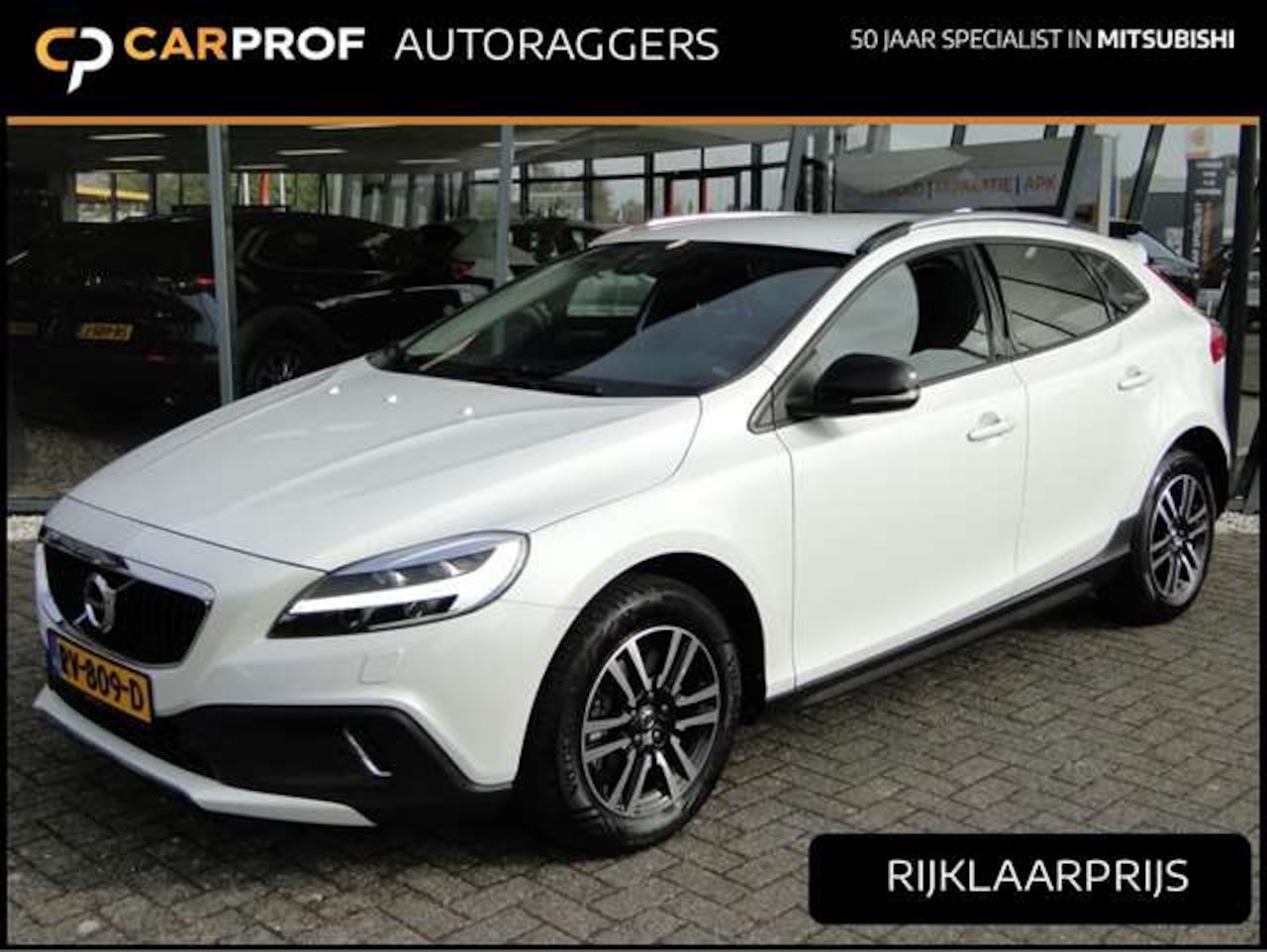 Volvo V40 Cross Country - 2.0 T3 152PK NORDIC+ | Trekhaak | Led | Navi | All-season - AutoWereld.nl