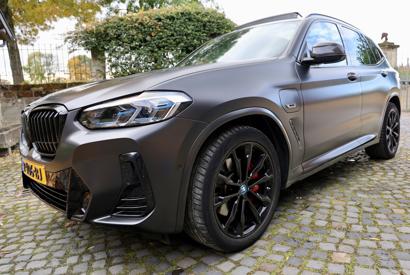 BMW X3 - xDrive30e High Executive MAT ZWART - AutoWereld.nl