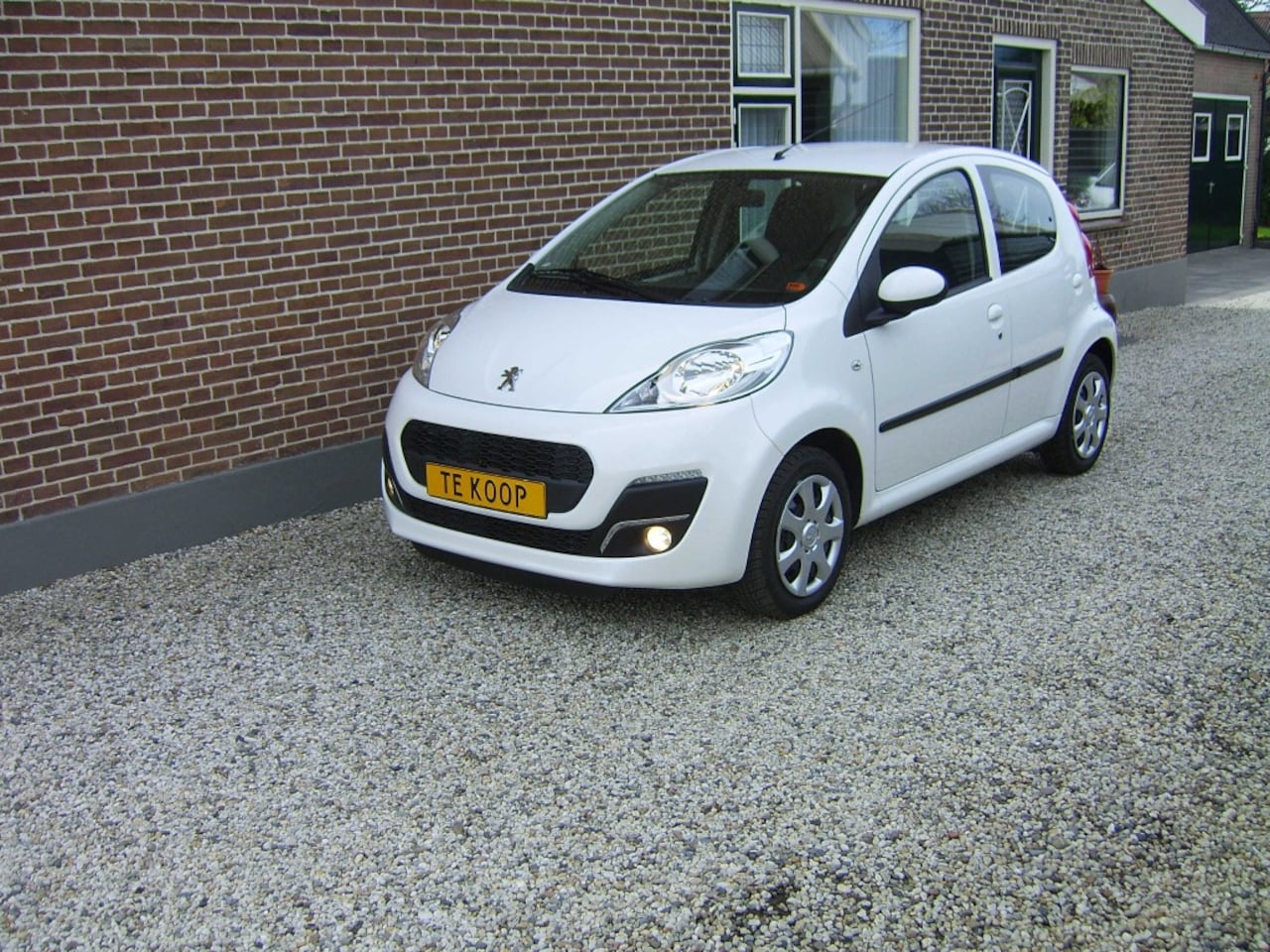 Peugeot 107 - LEASEN TEGEN EEN VAST ALL-IN MAANDBEDRAG? - AutoWereld.nl