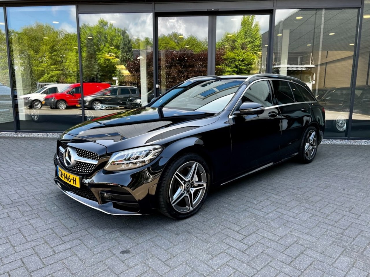 Mercedes-Benz C-klasse - 180 Facelift AMG,Half Leer,Digi Dash,Navi,Clima,360 cam,Cruise,S - AutoWereld.nl