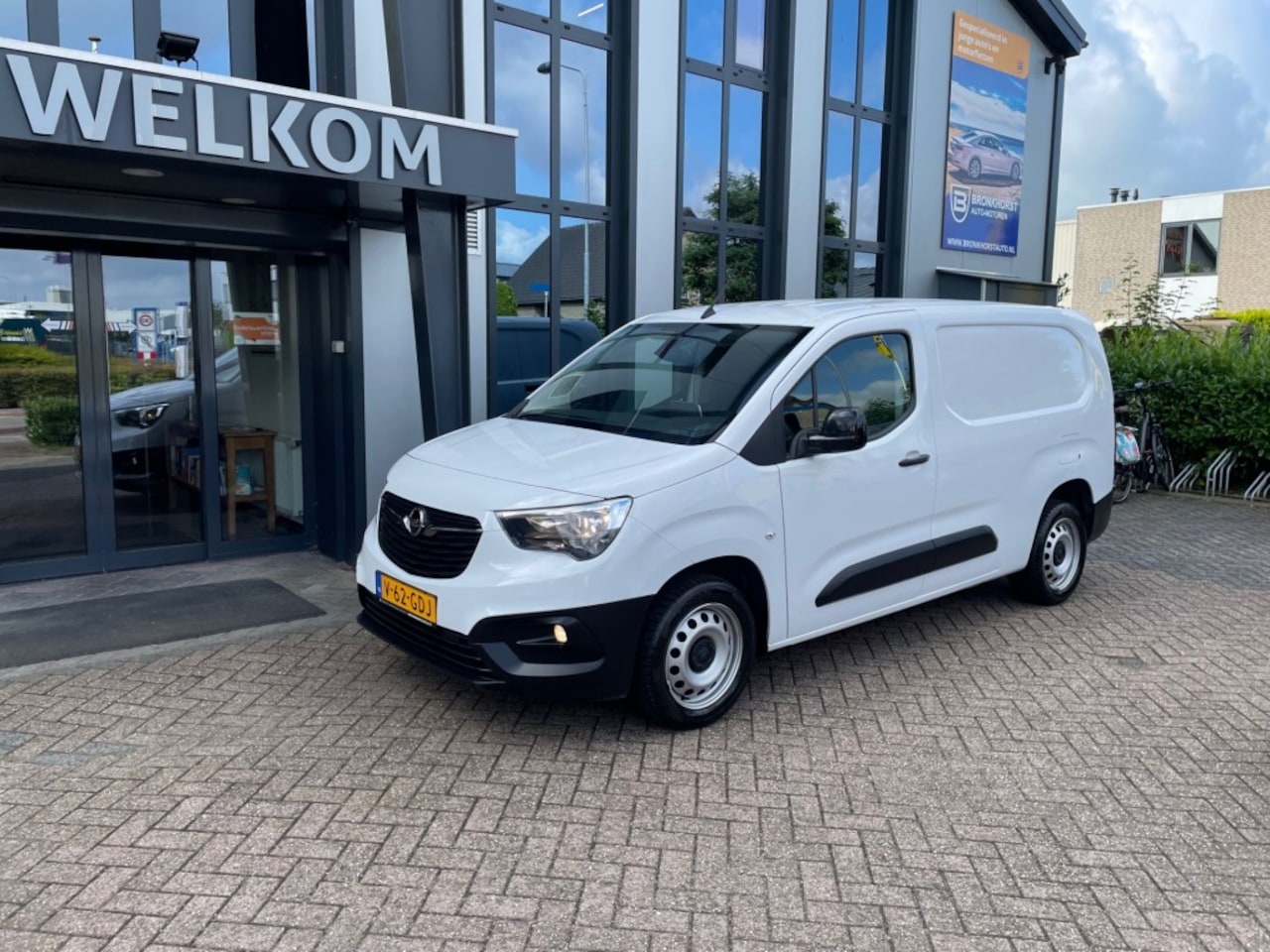 Opel Combo - 1.5D 102PK L2 Navi, Airco, Cruisecntrl, Schuifdeur, PDC, - AutoWereld.nl