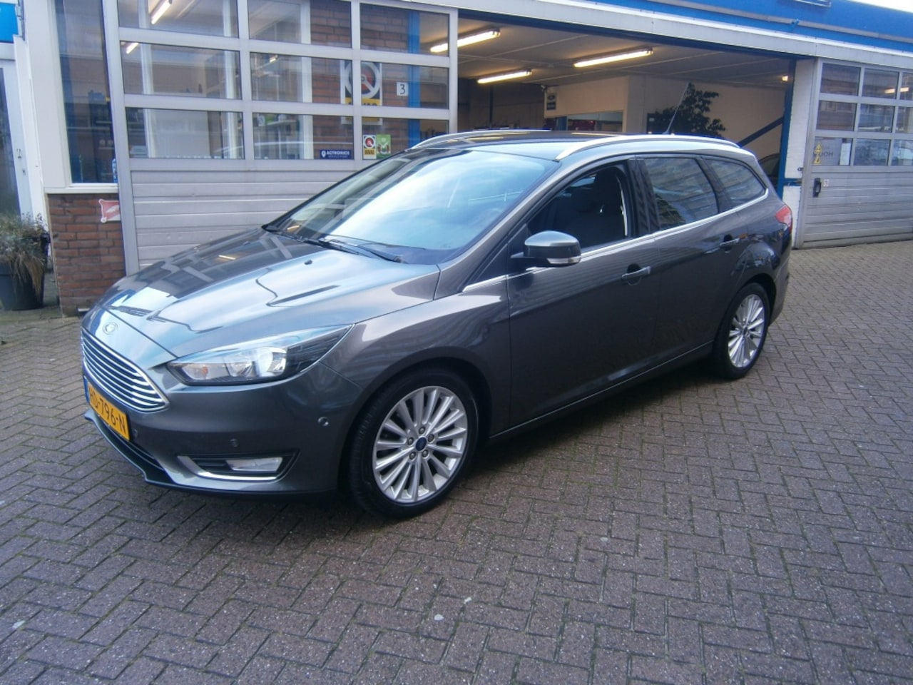 Ford Focus Wagon - 1.0 Titanium Edition 1.0 Titanium Edition - AutoWereld.nl