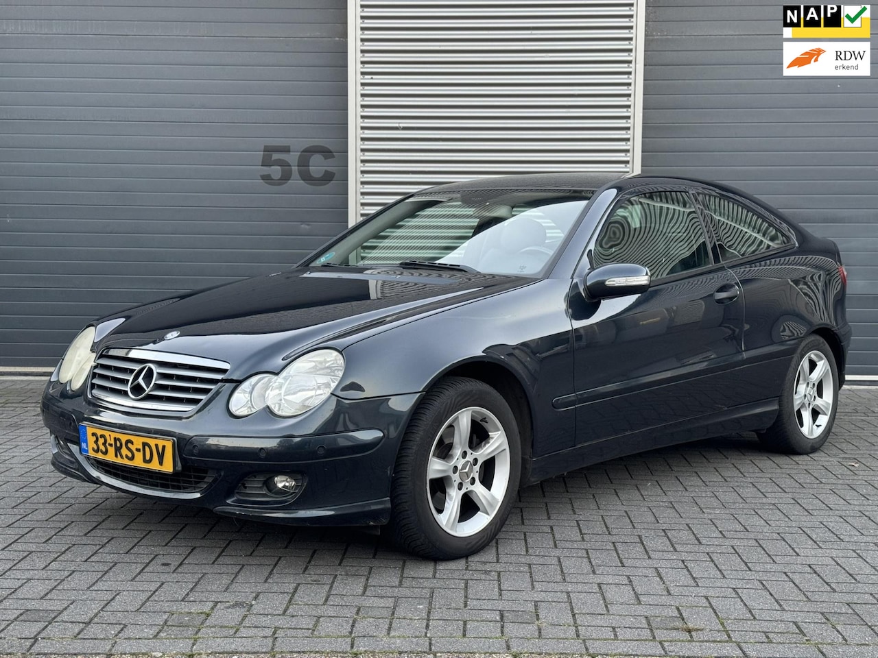 Mercedes-Benz C-klasse Sportcoupé - 180 K. Pdc/Cruise/Navi Facelift - AutoWereld.nl