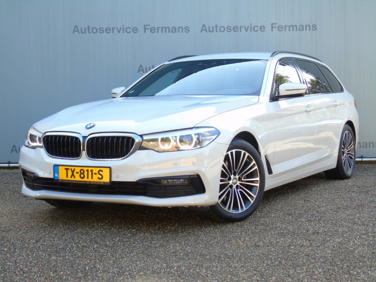 BMW 5-serie Touring - 520i Touring Sportline - 2018 - 124DKM - Leder-Navi-Xenon-trekha - AutoWereld.nl