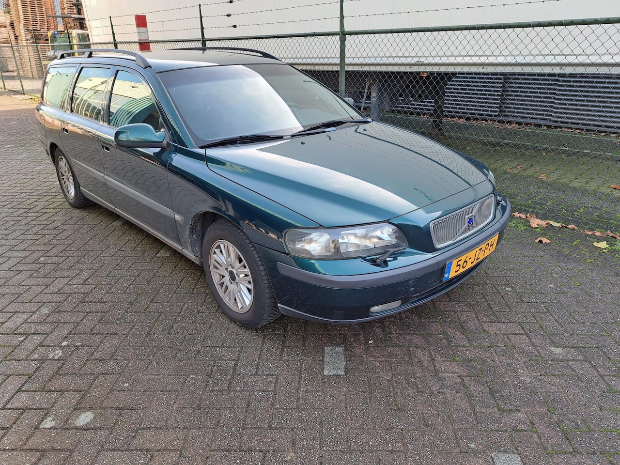 Volvo V70 - 2.4 Comfort Line 2.4 Comfort Line, half leder, LPG G3, toppertje - AutoWereld.nl