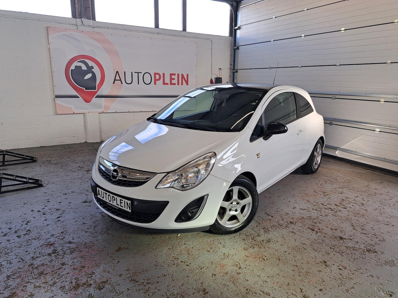 Opel Corsa - 1.4-16V SIGG edition - AutoWereld.nl