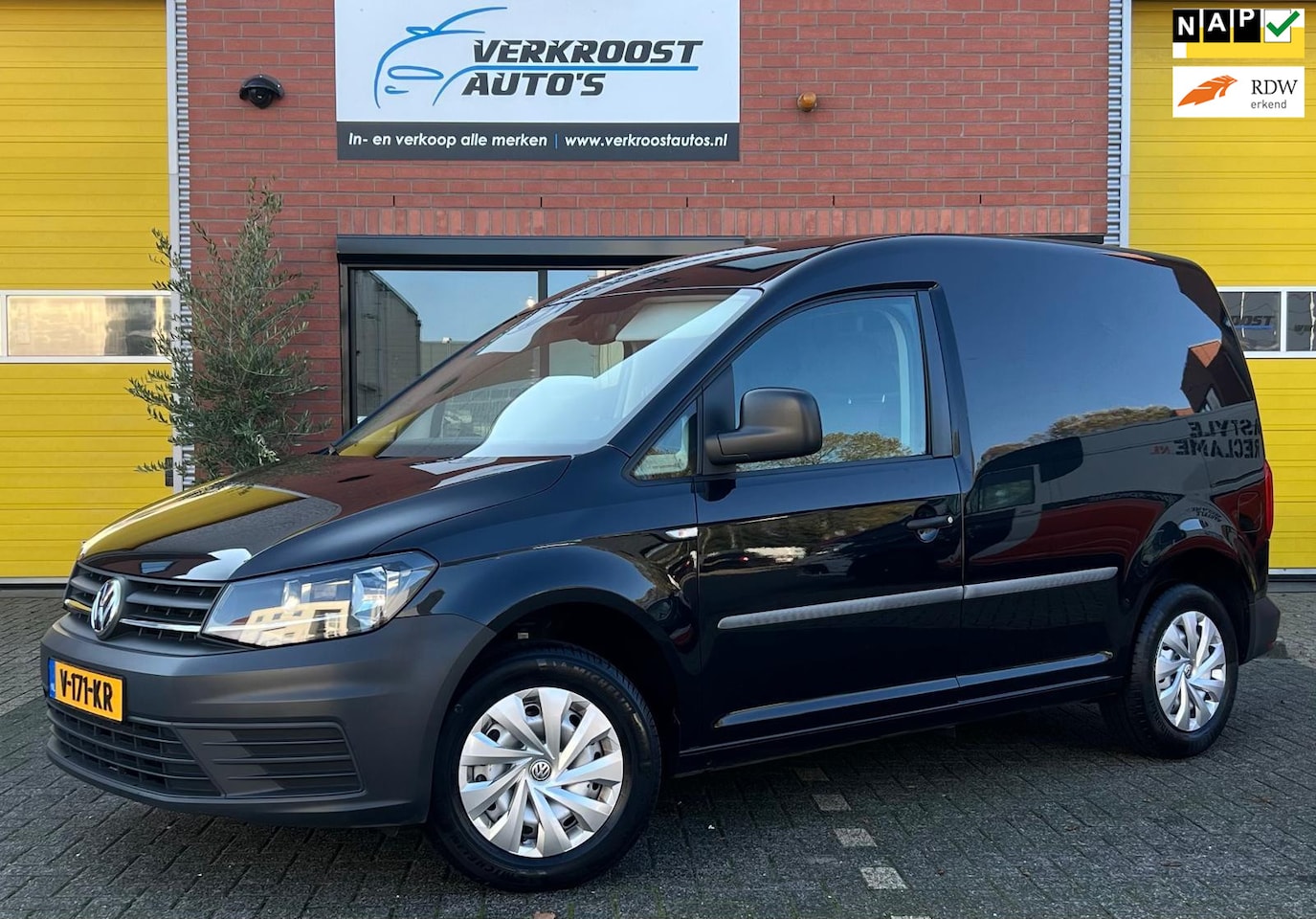 Volkswagen Caddy - 2.0 TDI L1H1 BMT Trendline. navi. CarPlay. armsteun - AutoWereld.nl