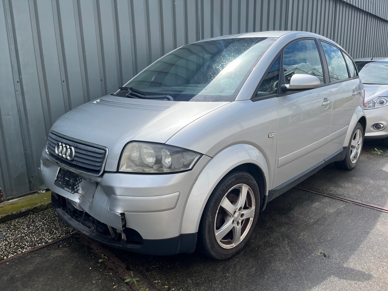 Audi A2 - 1.4 Pro Line lichte voorschade inclusief bumper(in kleur)+bumperbalk - AutoWereld.nl