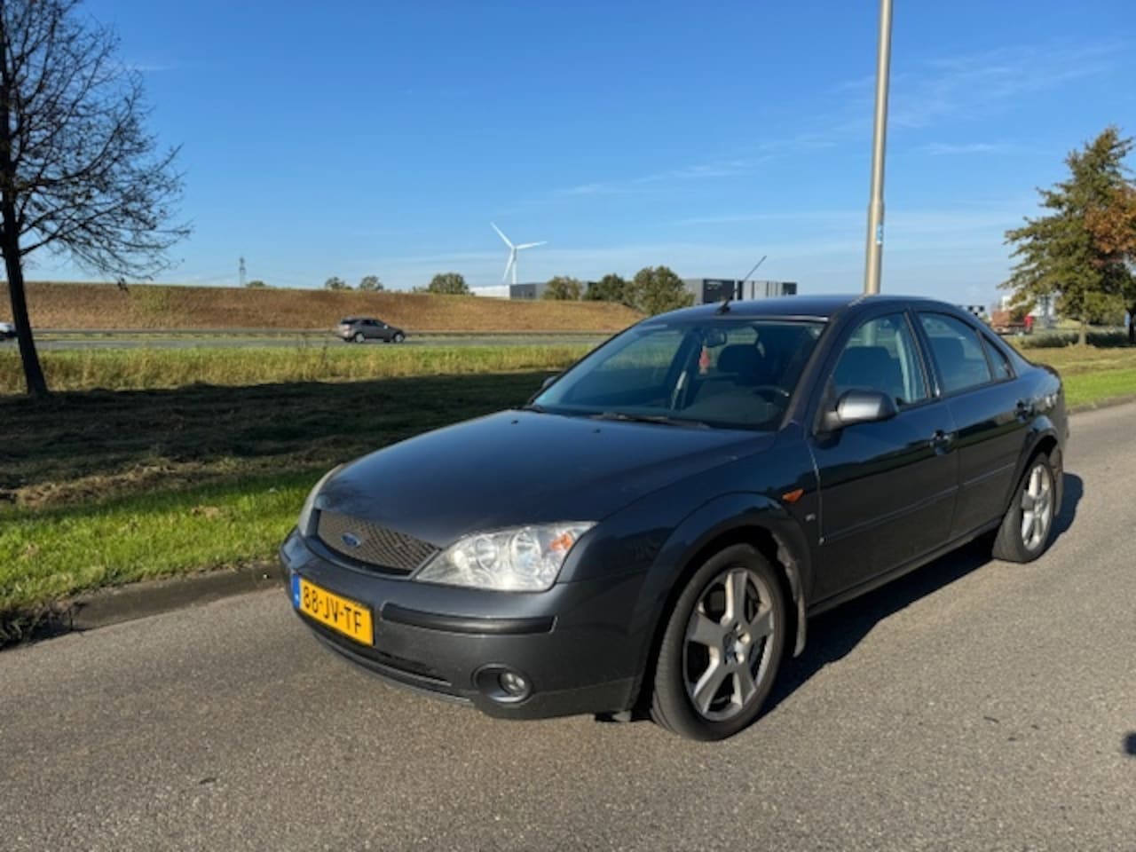 Ford Mondeo - 2.5 V6 Ghia AIRCO - AutoWereld.nl