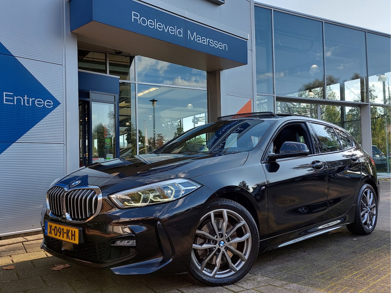 BMW 1-serie - 120i 178pk Automaat High Executive M-Sport | Navi | Clima | Cruise | Panorama Schuifdak | - AutoWereld.nl