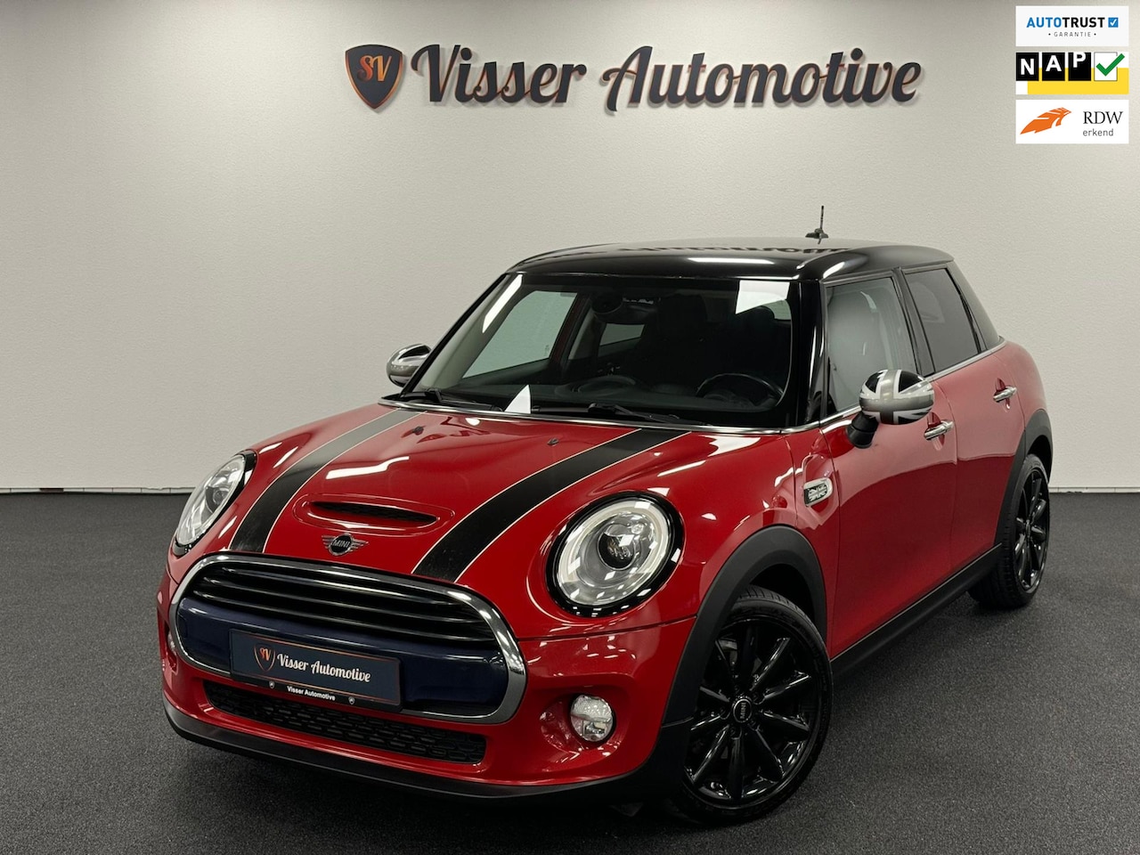 MINI Cooper - Mini 1.5 Chili Serious Business*Xenon*Automaat*Navi*PDC - AutoWereld.nl