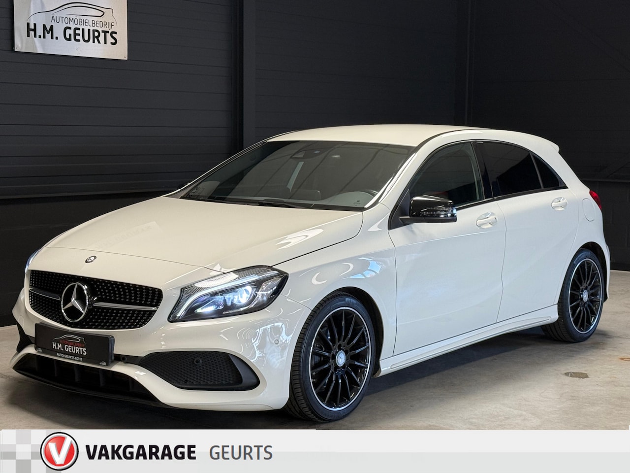 Mercedes-Benz A-klasse - 180 Amg Pack Night Pack Leder Navi Camera 18inch Airco - AutoWereld.nl