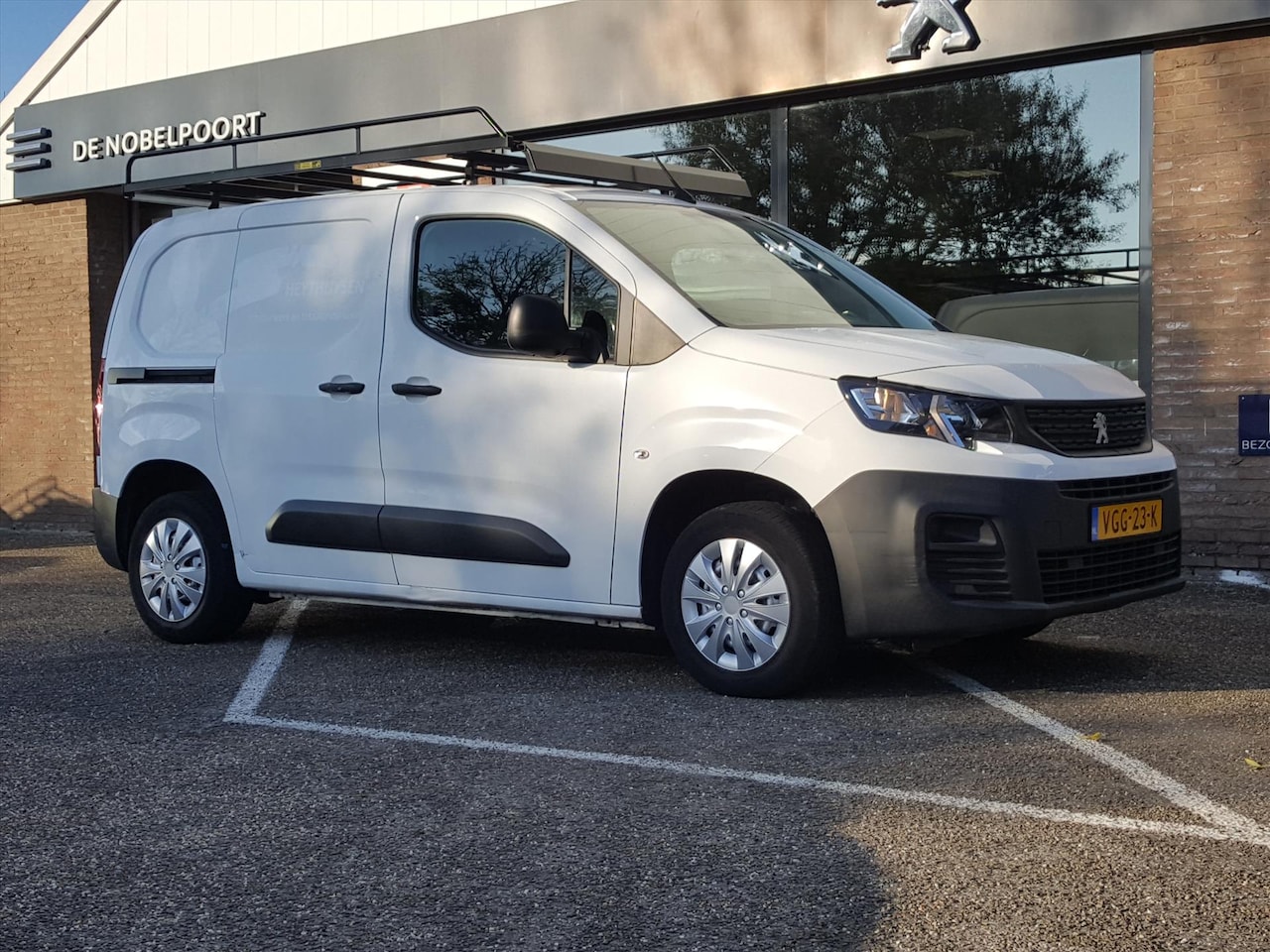 Peugeot Partner - PRO 1.5 BlueHDi -75pk 650kg | IMPERIAAL | BLUETOOTH | KASTINBOUW MET VLOERPLAAT EN BEPLATI - AutoWereld.nl