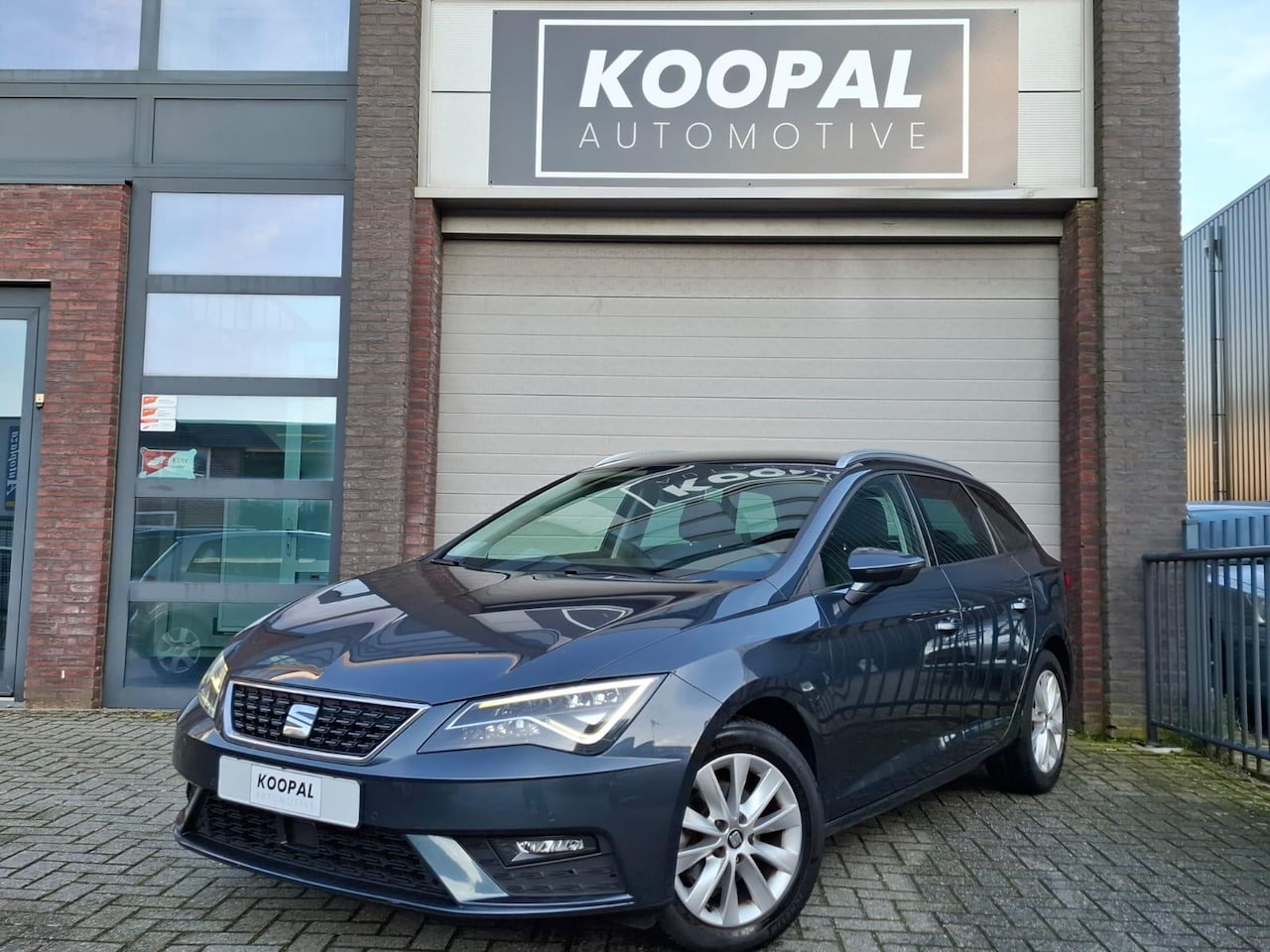 Seat Leon ST - 1.0 EcoTSI Style Business Intense | LED | PDC | Apple Carplay | ACC - AutoWereld.nl