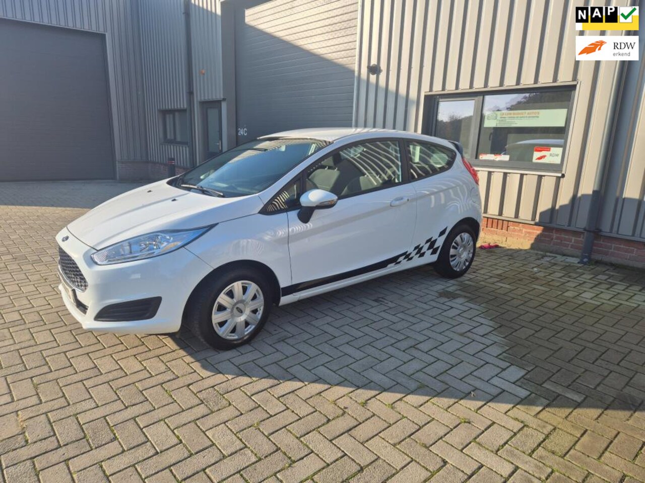 Ford Fiesta - 1.5 TDCi TOPSTAAT WEINIG KM - AutoWereld.nl