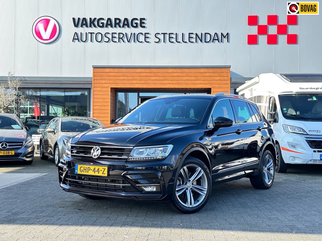 Volkswagen Tiguan - 2.0 TSI 4Motion Highline Business R|Leder|180pk|19''Lm velgen|Camera|Digital Dash|Stoelver - AutoWereld.nl