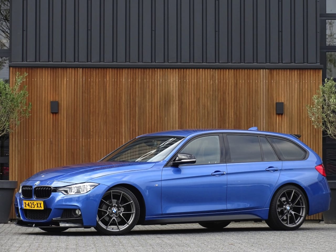 BMW 3-serie Touring - 320i 184PK / M-Sport / M-Performance / LED - AutoWereld.nl